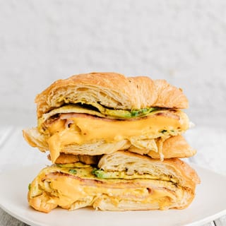 Breakfast Croissant Tray (16 Halves)